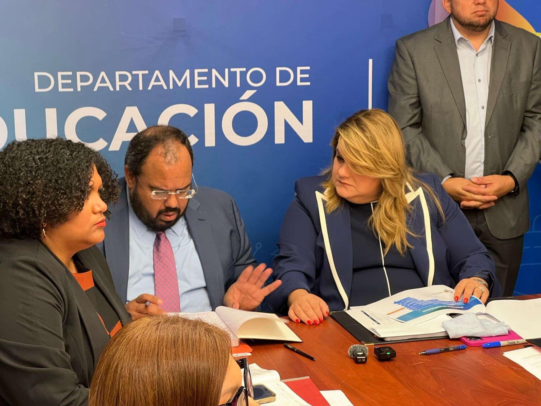 Gobernadora visita al designado secretario de Educación