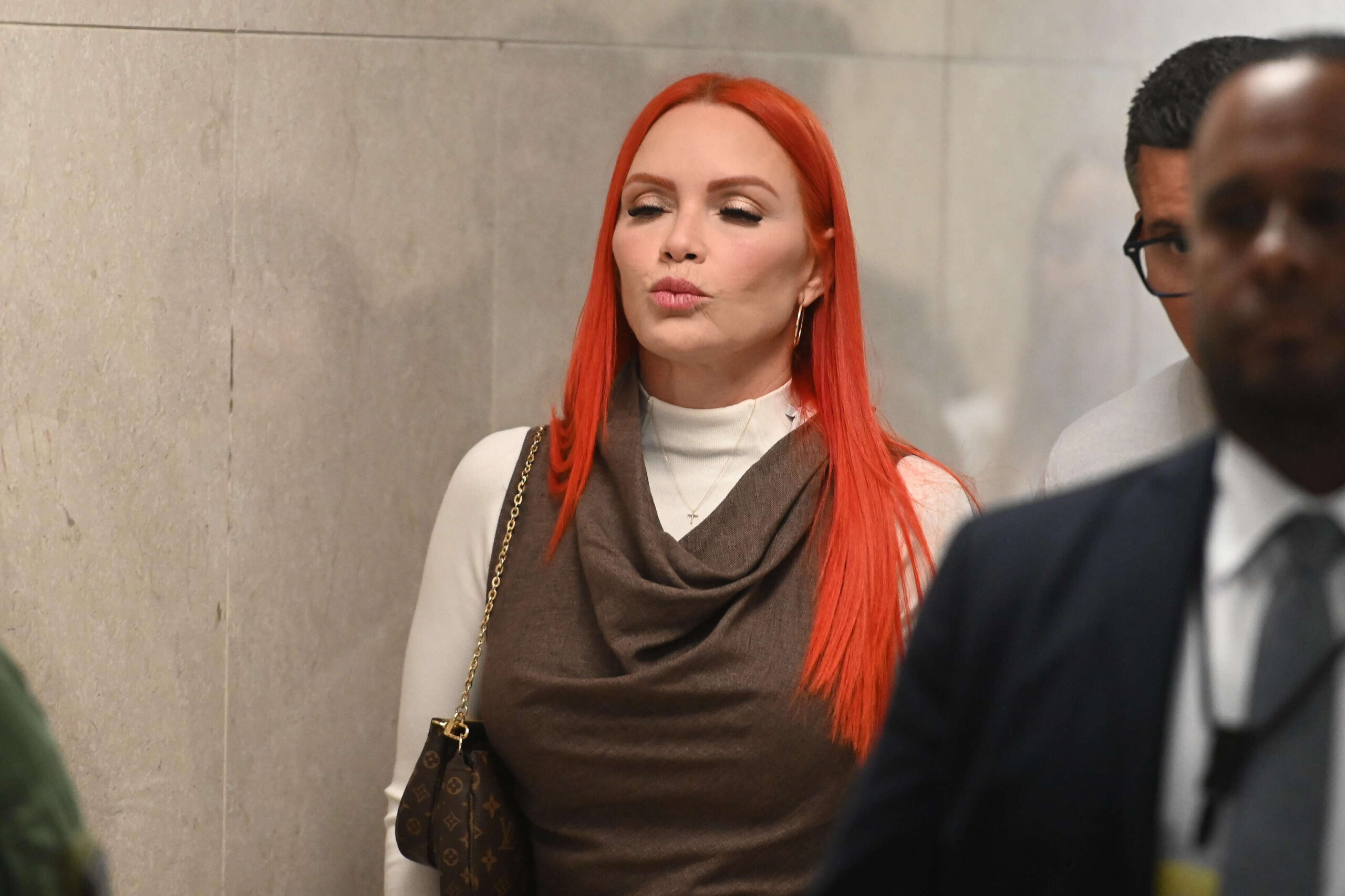 Mireddys González asegura entregó información corporativa a su esposo Daddy Yankee