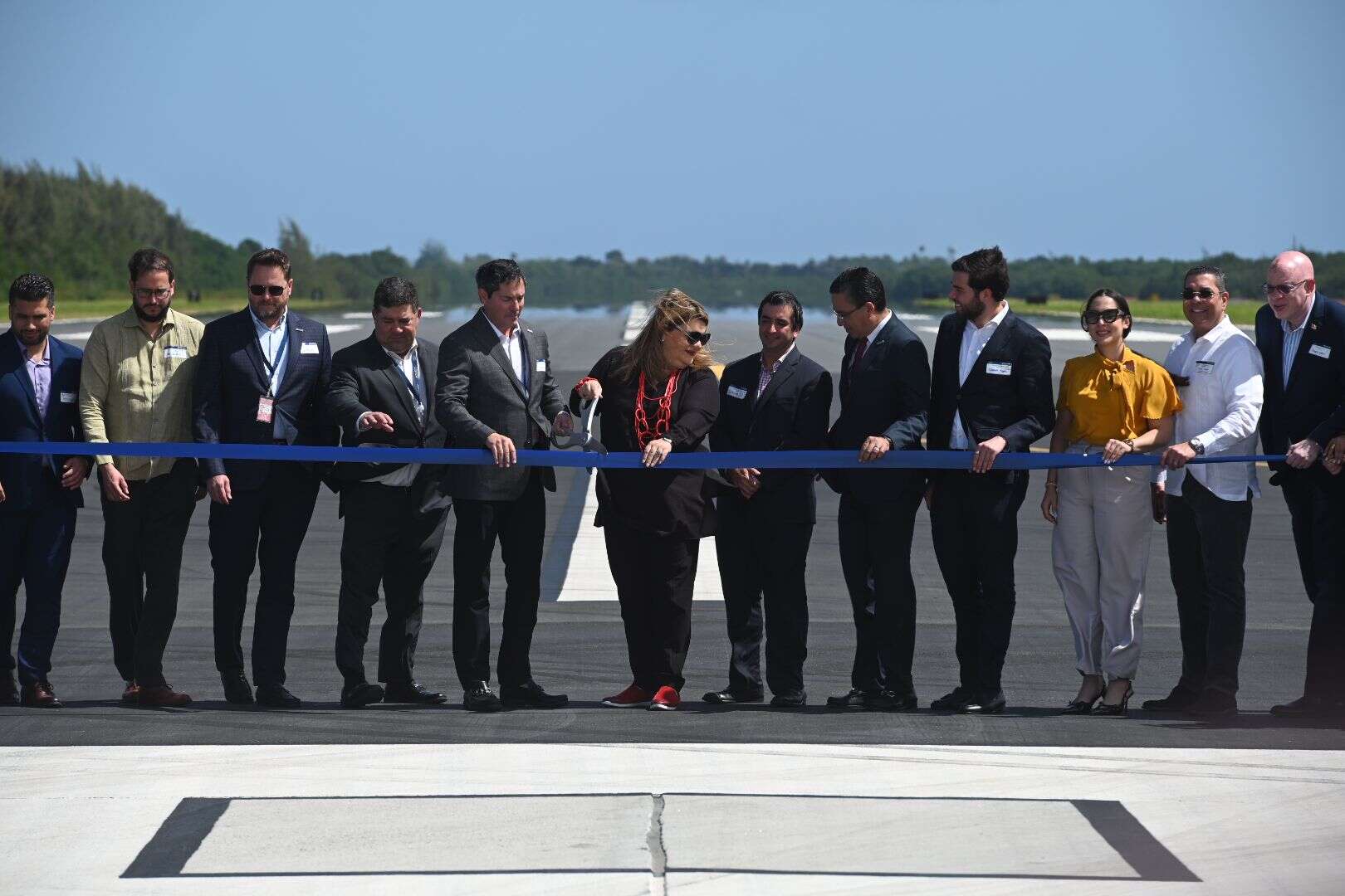 EN VIVO: Gobernadora participa en reapertura de pista principal del aeropuerto LMM
