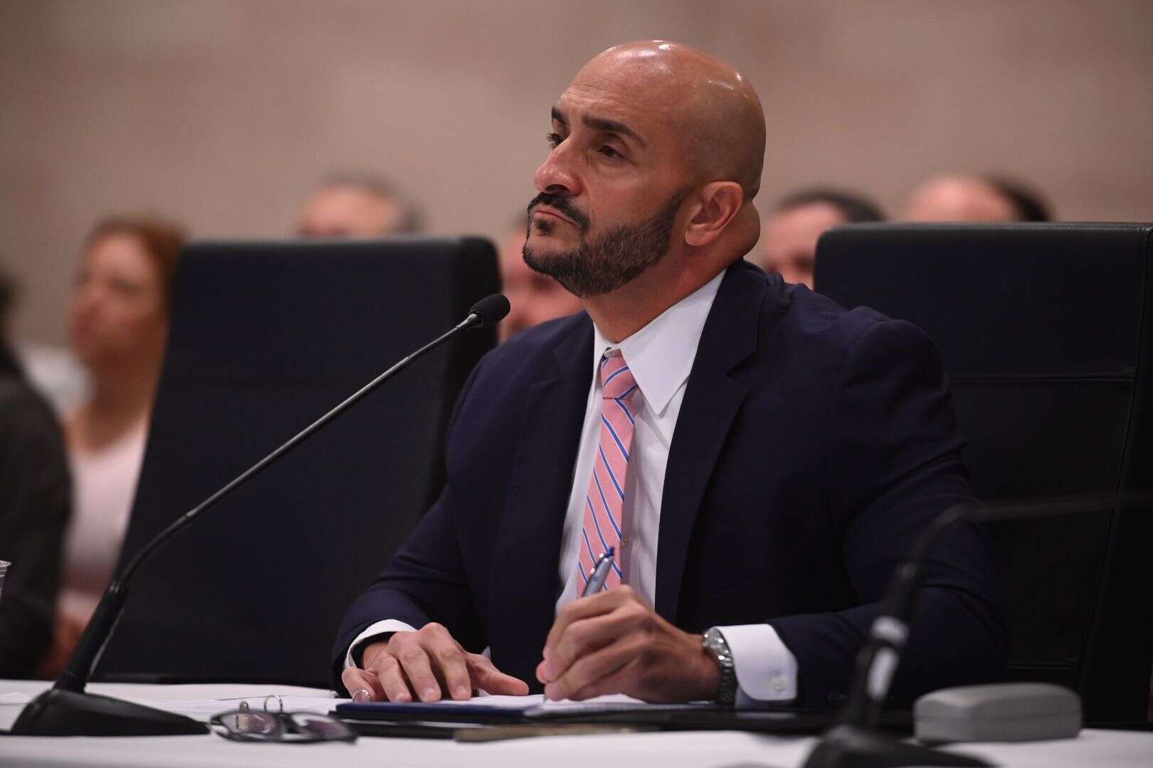 Comisionado de la Policía y jefe FBI: apertura para grabar llamadas telefónicas como lo hacen los fe