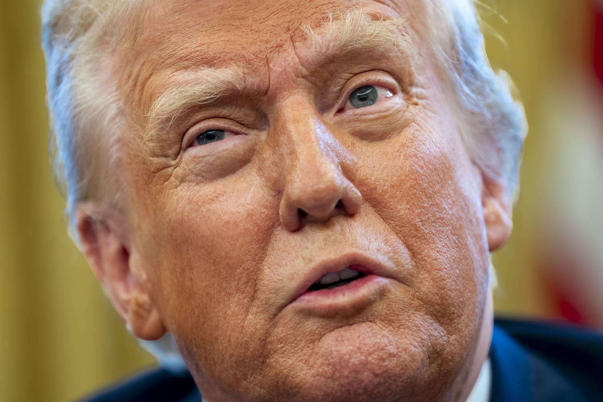 Trump reconoce que los aranceles «dolerán» en EU