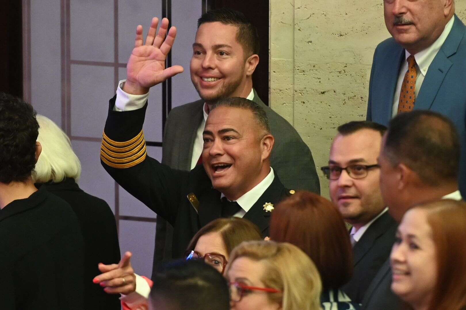 Senado confirma Bomberos, Negociado de Transporte y  administrador de Vivienda Pública