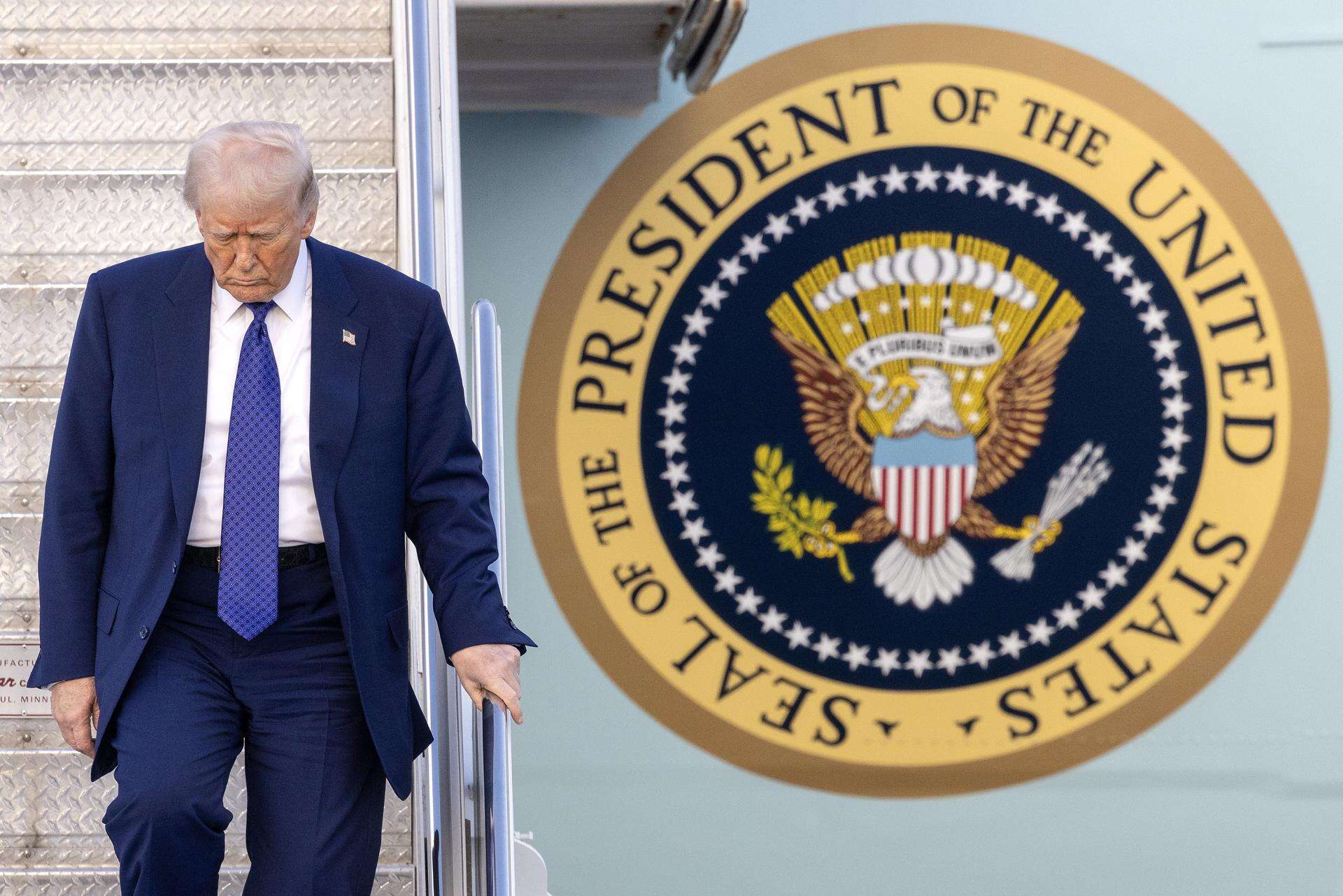 Trump intenta expandir los poderes de la Presidencia en un pulso con la Justicia de EU