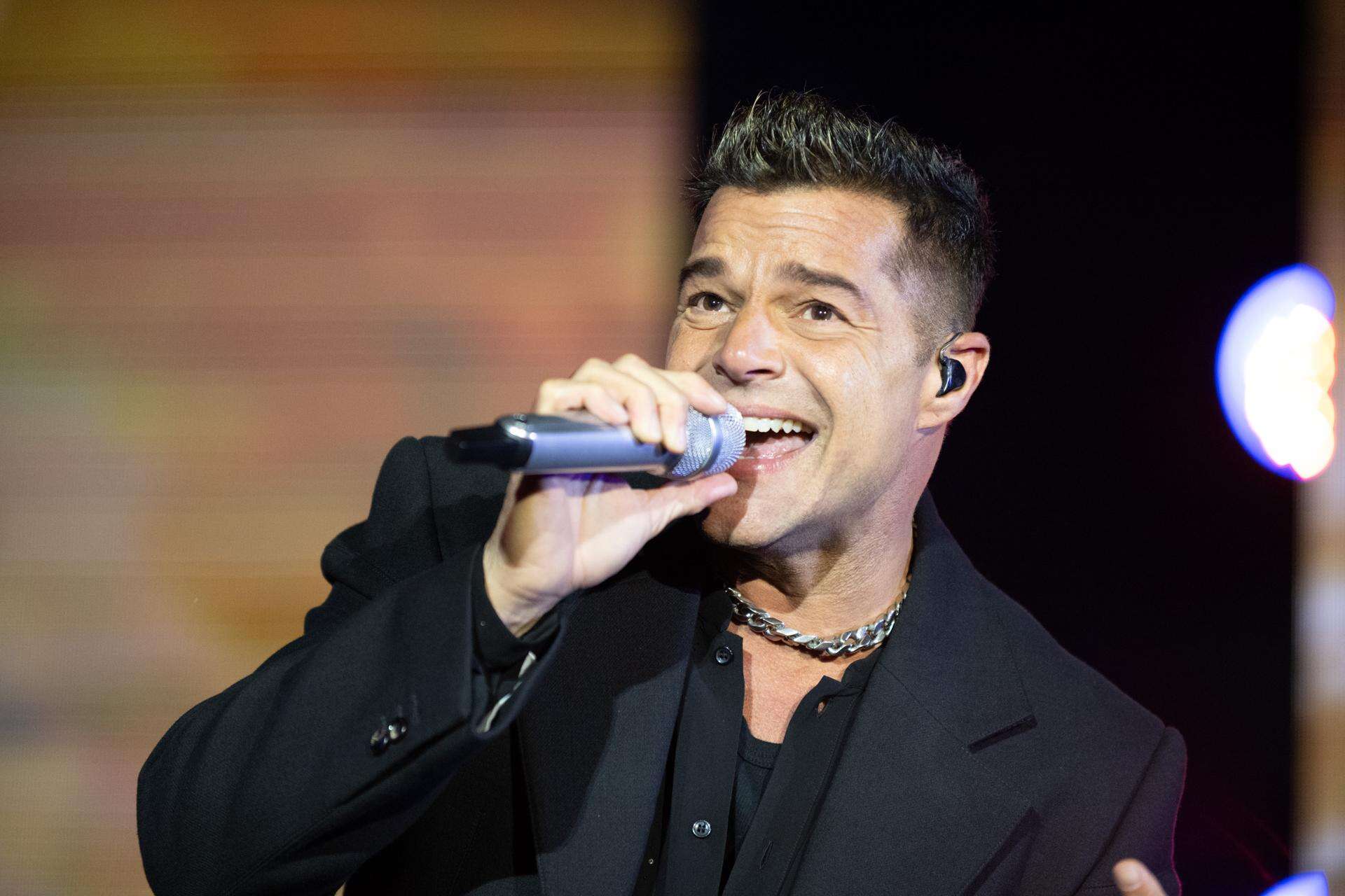 Ricky Martin lanza vinilos de las producciones ‘PAUSA y PLAY’