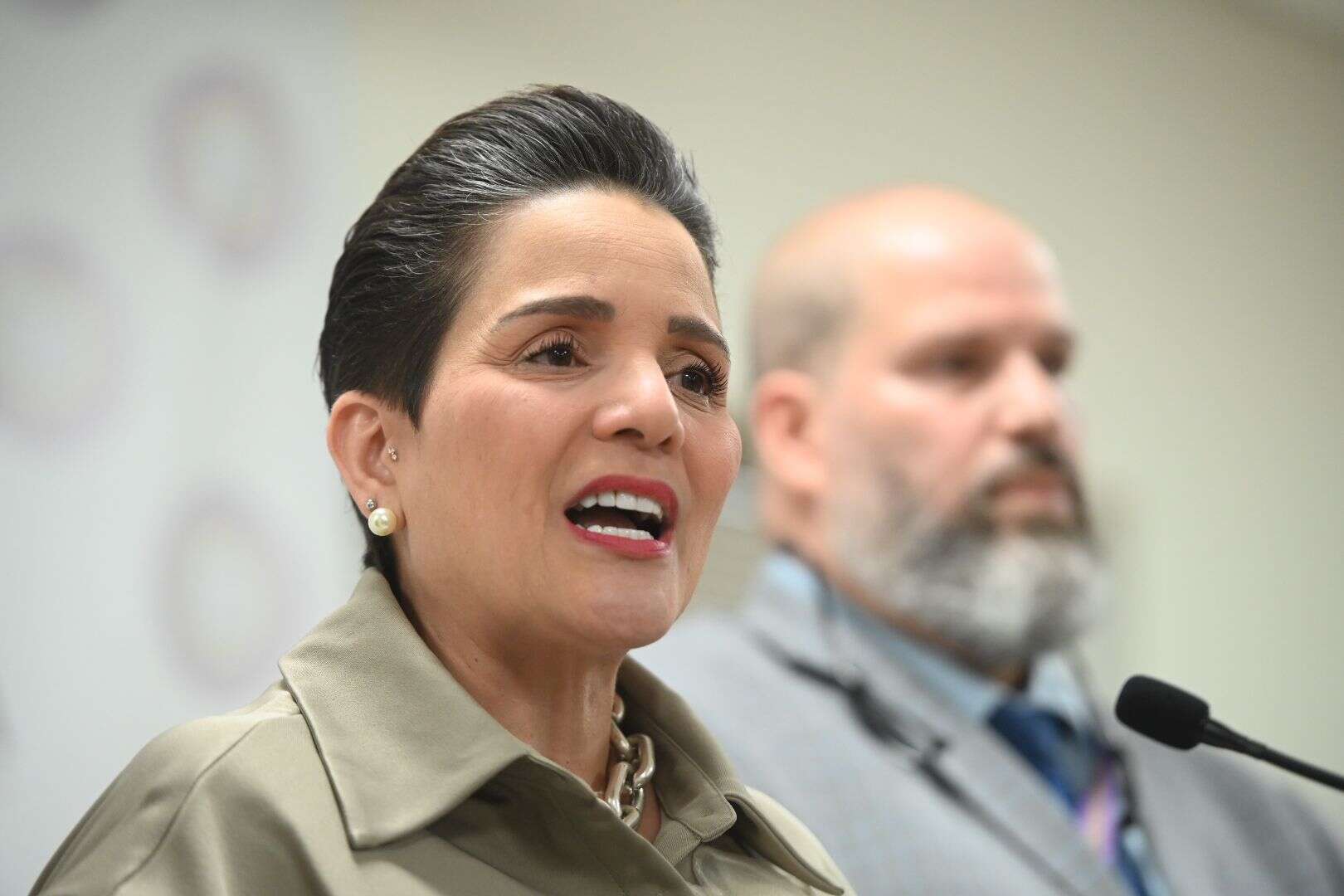 Justicia presenta cargos contra hombre por asesinato en primer grado