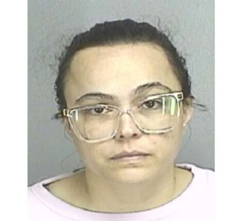 Radican cargos contra mujer por maltrato a persona de edad avanzada