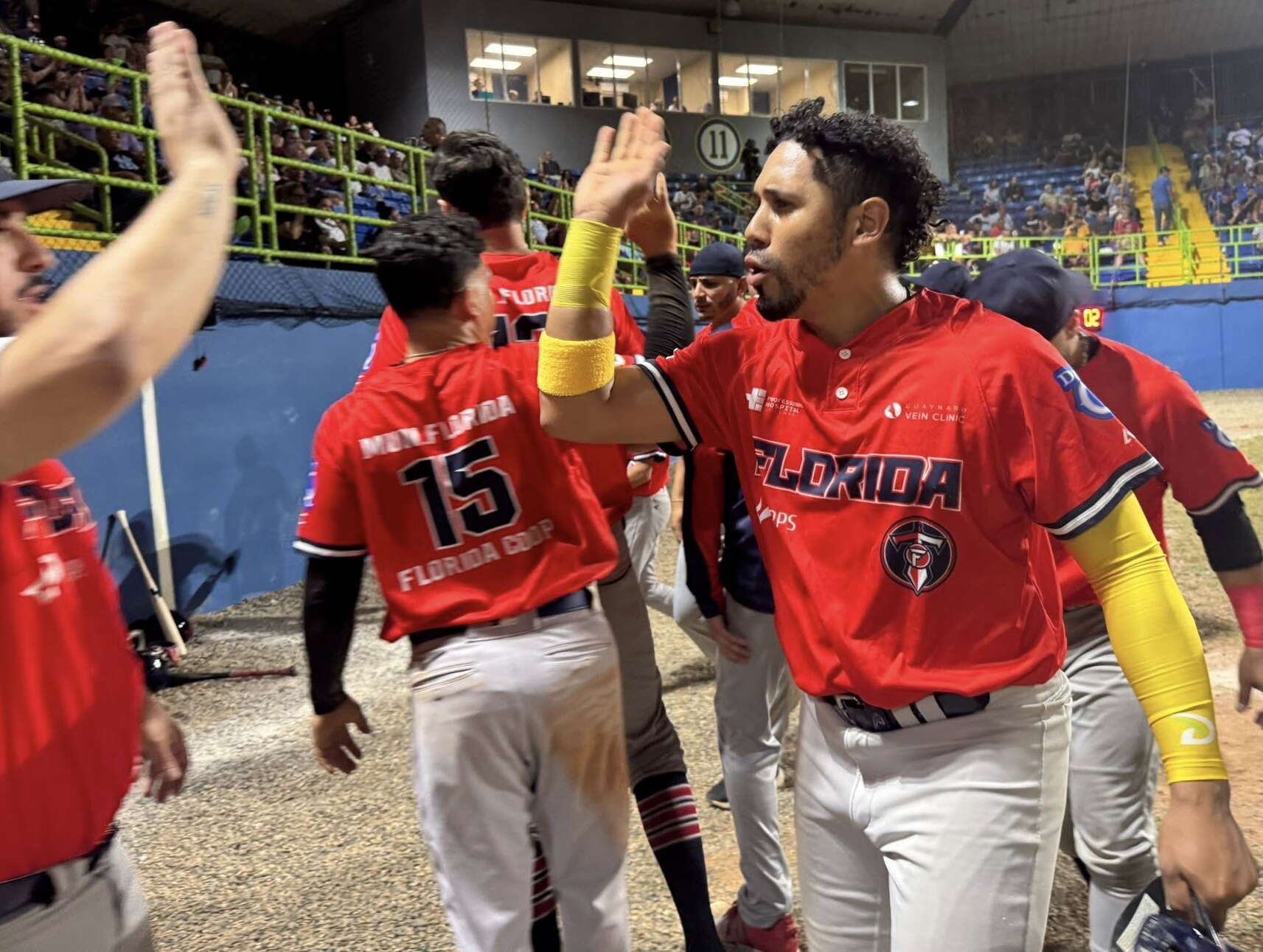 Titanes y Peces Voladores siguen su paso perfecto