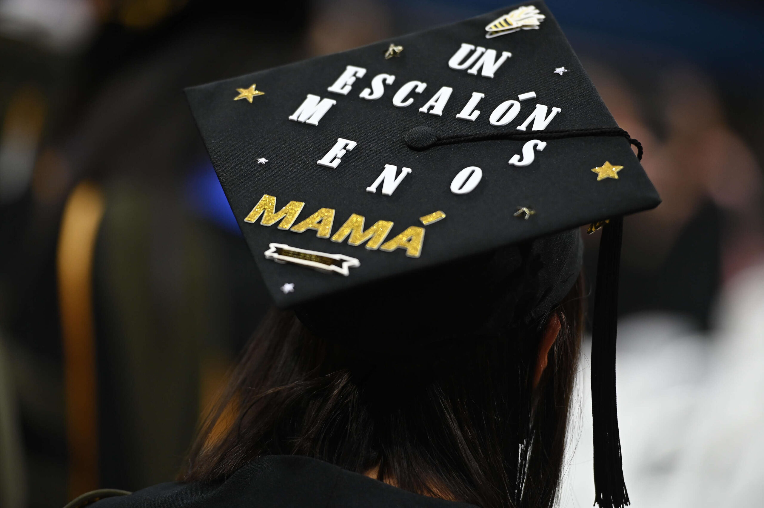 Peñuelas donará togas a estudiantes para las graduaciones