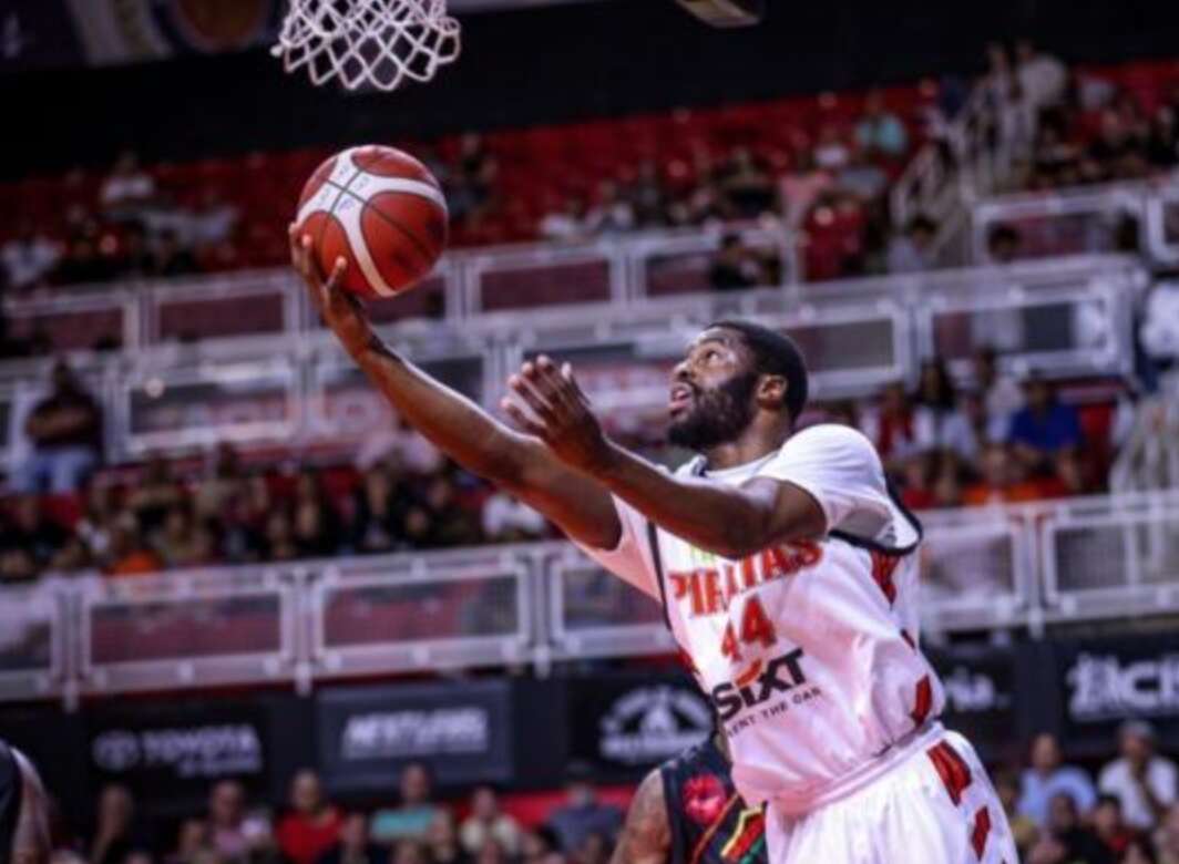 Piratas se imponen en la Raymond Dalmau