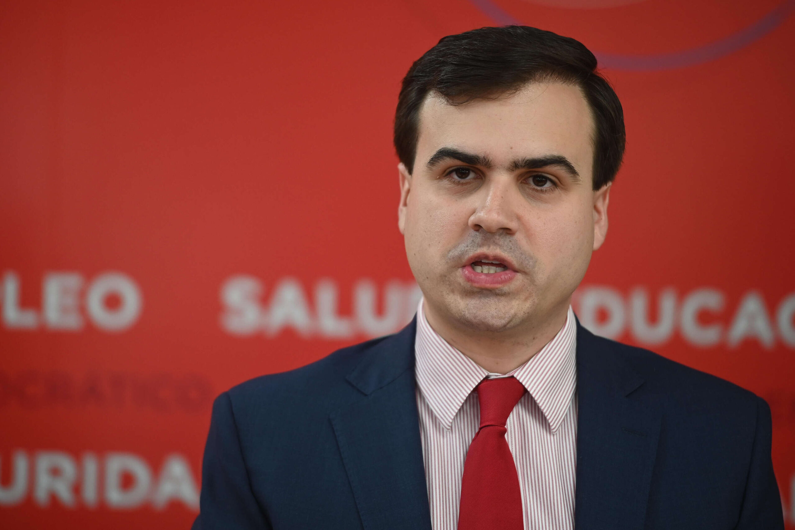 Anuncian $3.19 millones para ampliar servicios a niños y adultos mayores