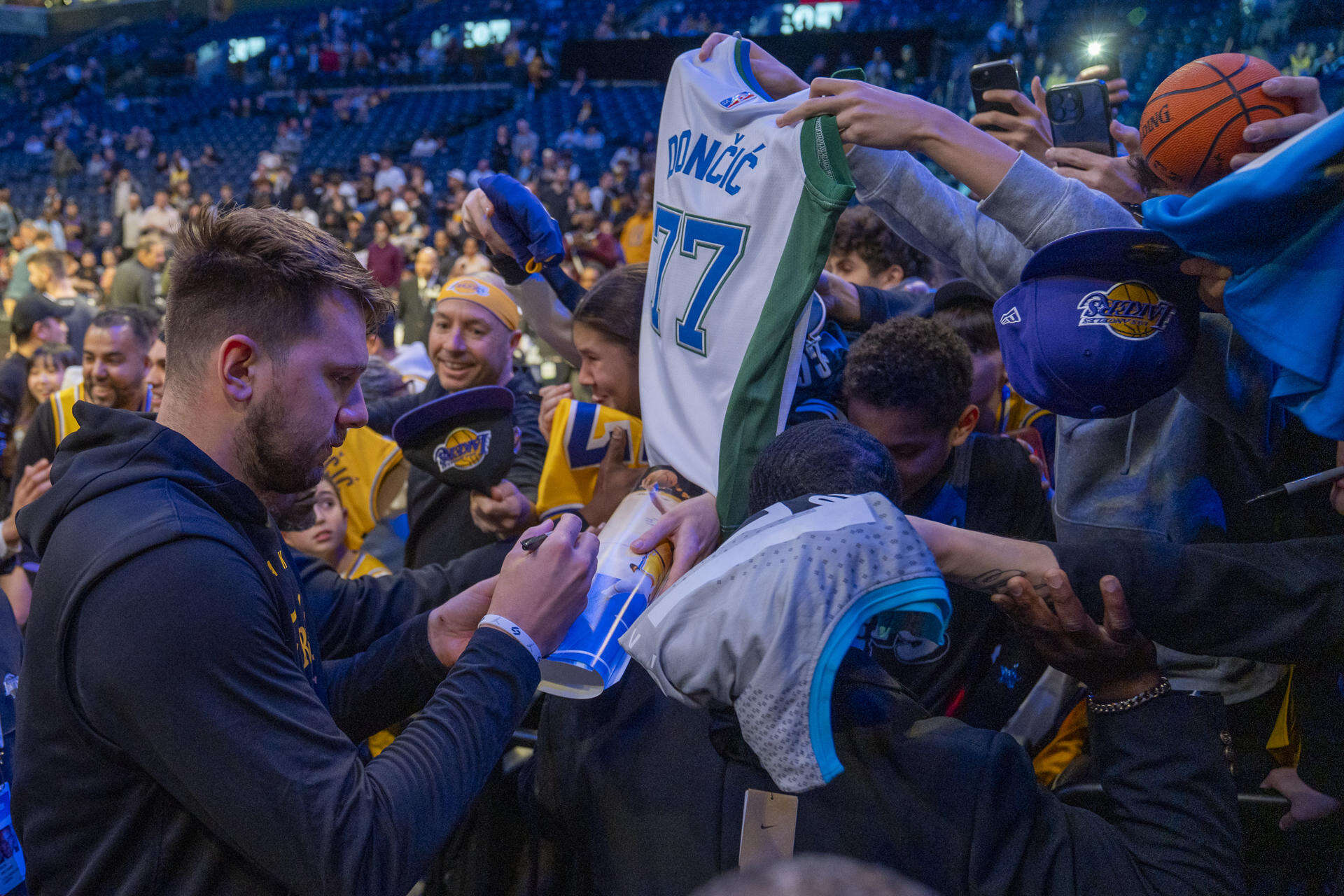 El cambio de Doncic a los Lakers ha sido un huracán que nadie vio venir