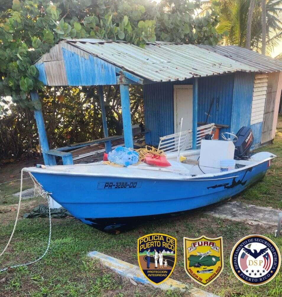 Incautan cocaína en una yola en la costa de Dorado