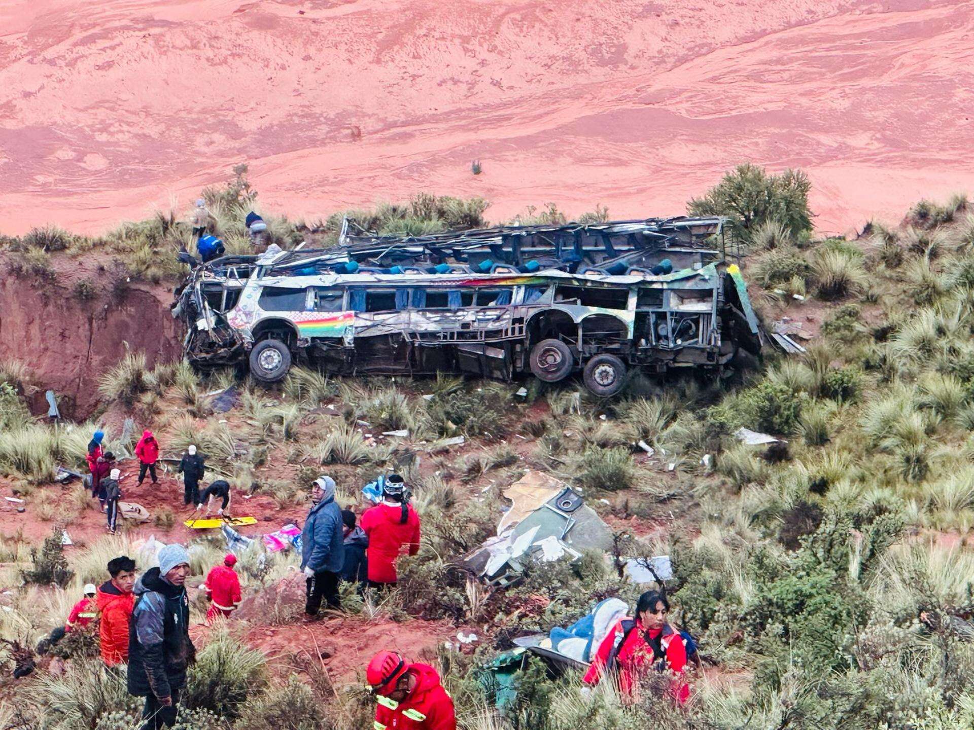 Múltiples fallecidos y heridos por accidente de autobús en Bolivia