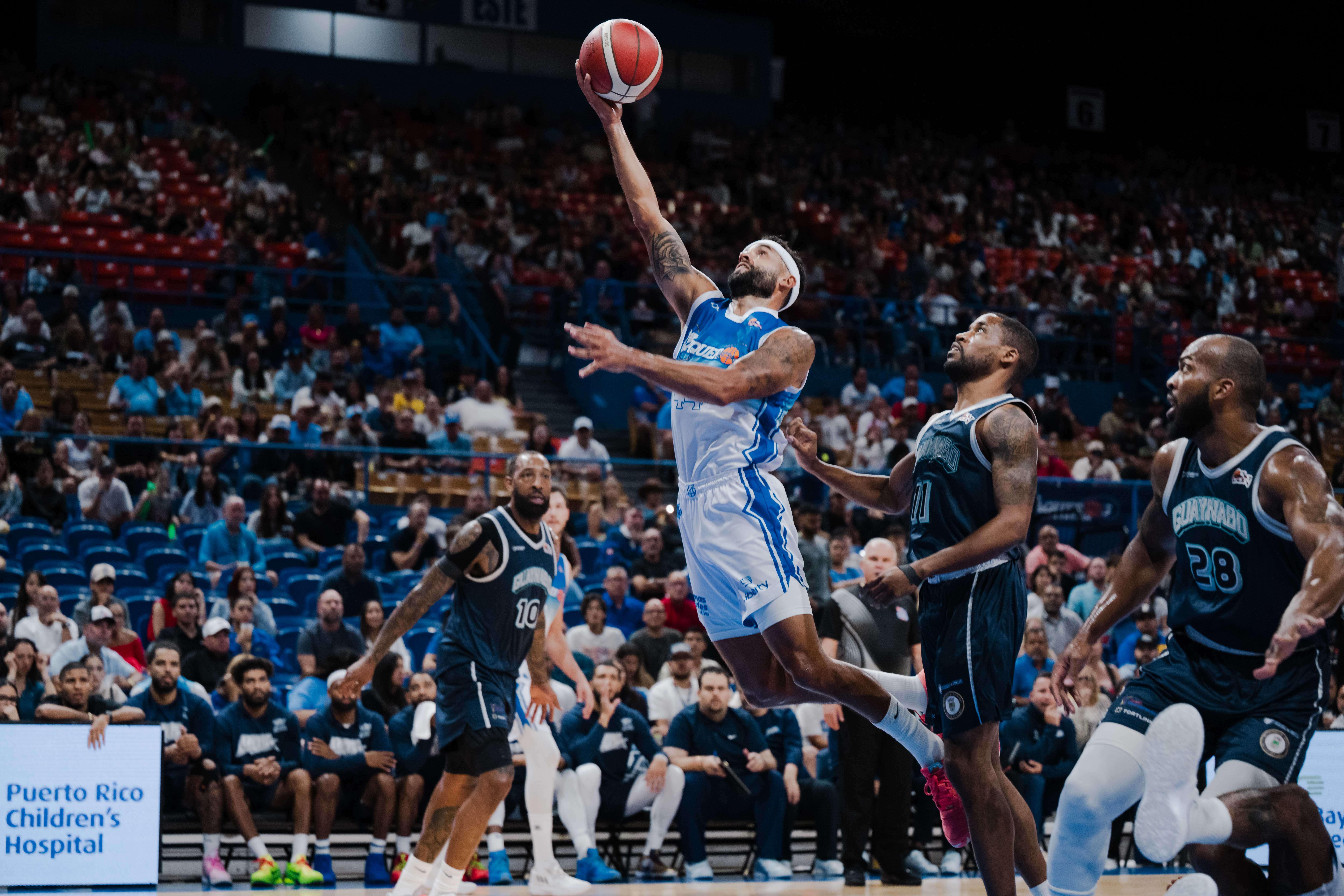 Vaqueros y Criollos ganan en casa