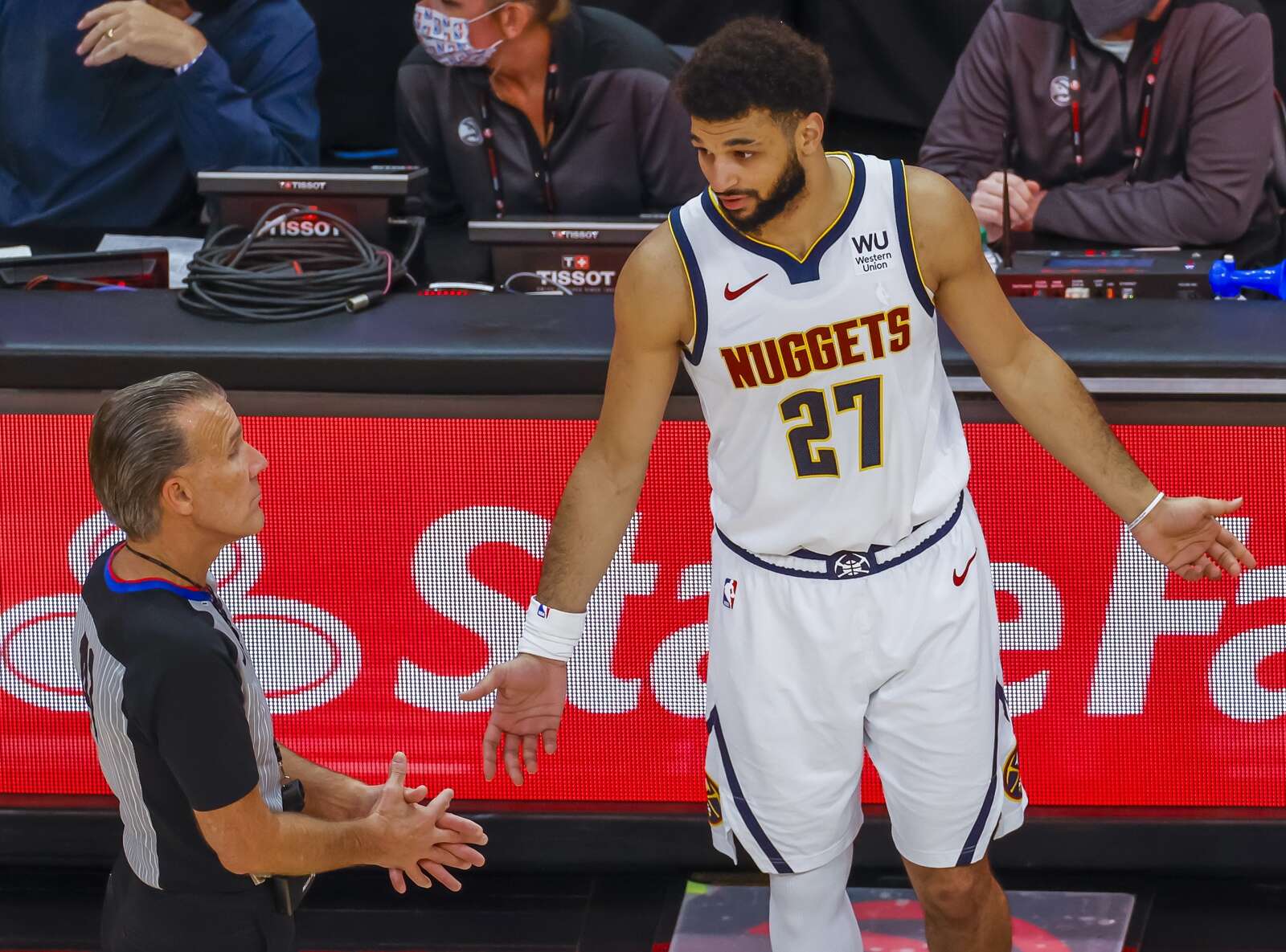 Los Nuggets toman ventaja sobre los Clippers