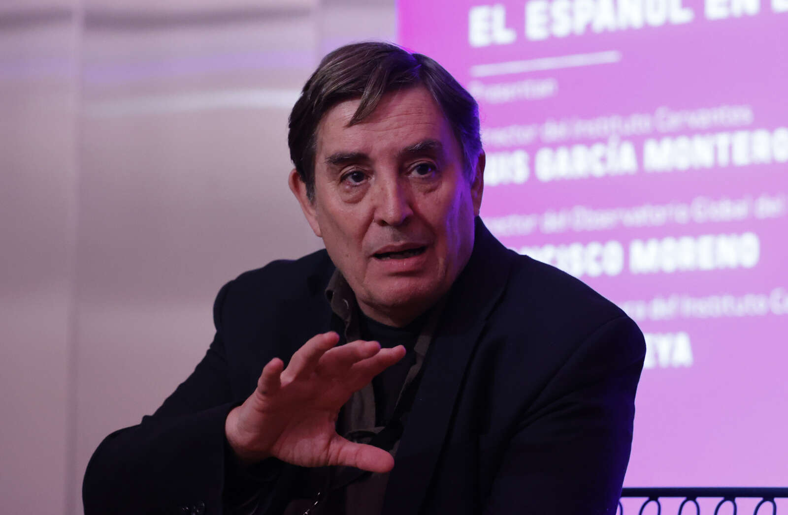 Experto señala que el español tiene el reto de acortar distancias con el inglés en redes