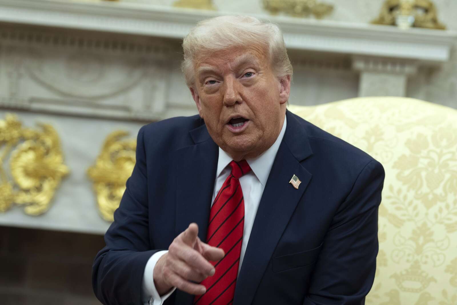 Trump: 100 días gobernando a golpe de orden ejecutiva y con aires más autoritarios