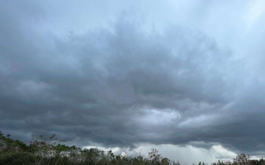 Tendremos hoy un día mayormente nublado con lluvias fuertes en el noroeste