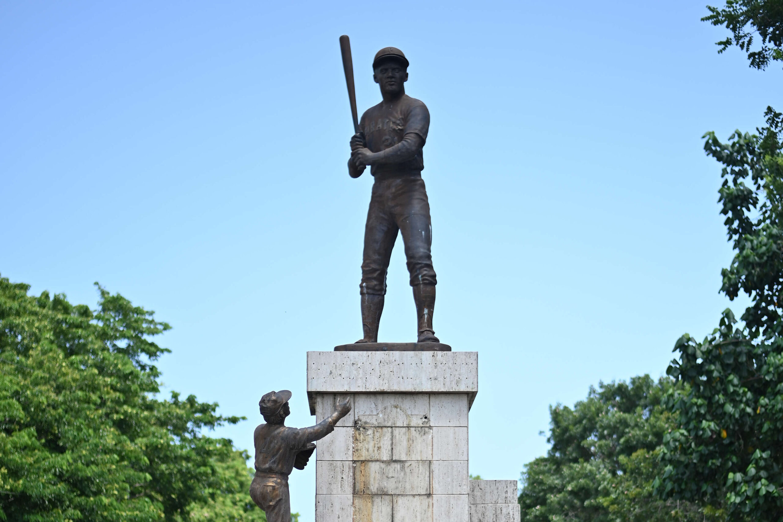 Torneo Doble A dedicará fin de semana a Roberto Clemente