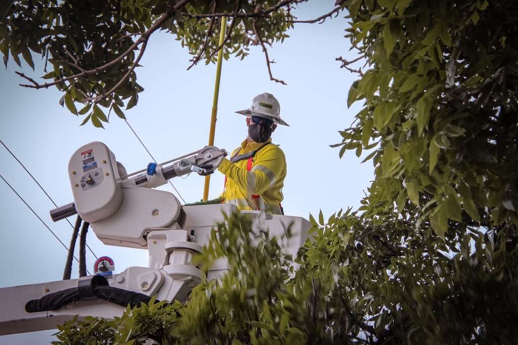 Representante exige a LUMA divulgar vuelos de helicópteros tras apagón