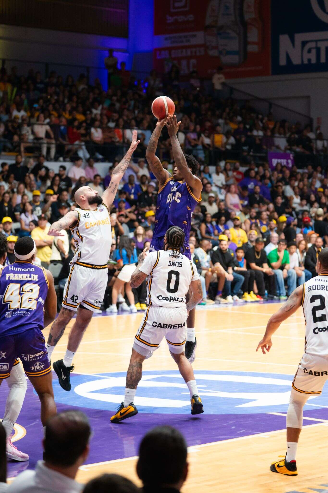 Capitanes se imponen en juego inaugural de los Gigantes en Canóvanas