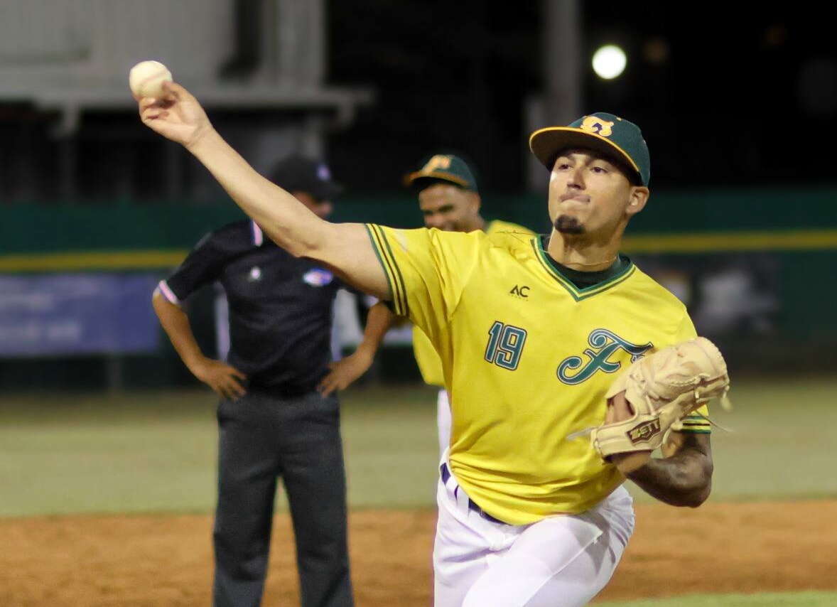 Fundadores pintan de blanco a los Cafeteros