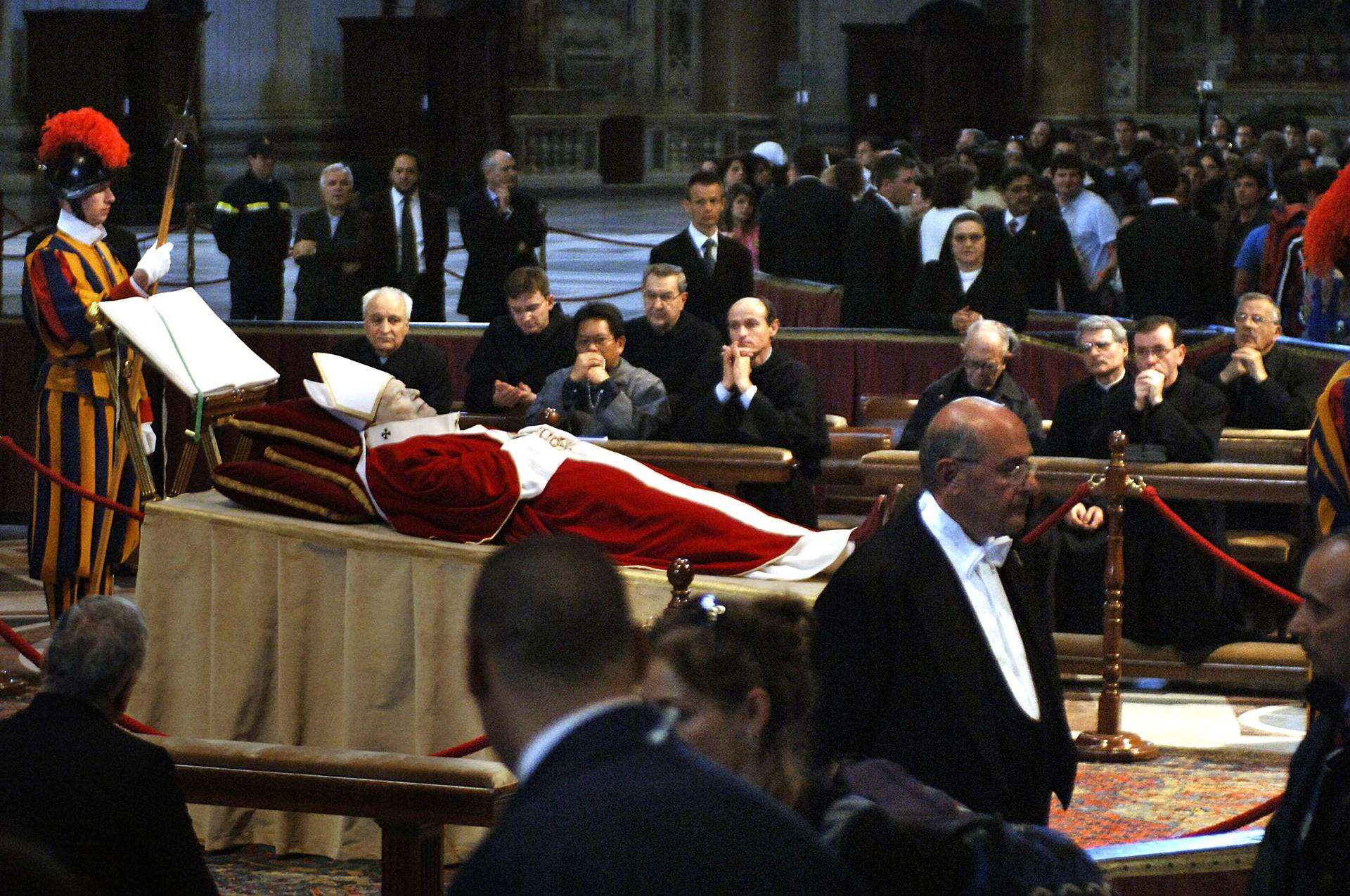 Vaticano conmemora a Juan Pablo II 20 años después de su fallecimiento
