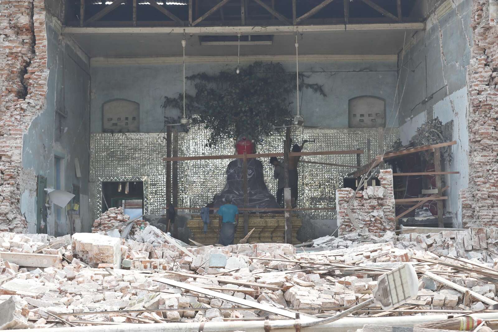 Sube a 2,886 la cifra de muertos en Birmania por el terremoto