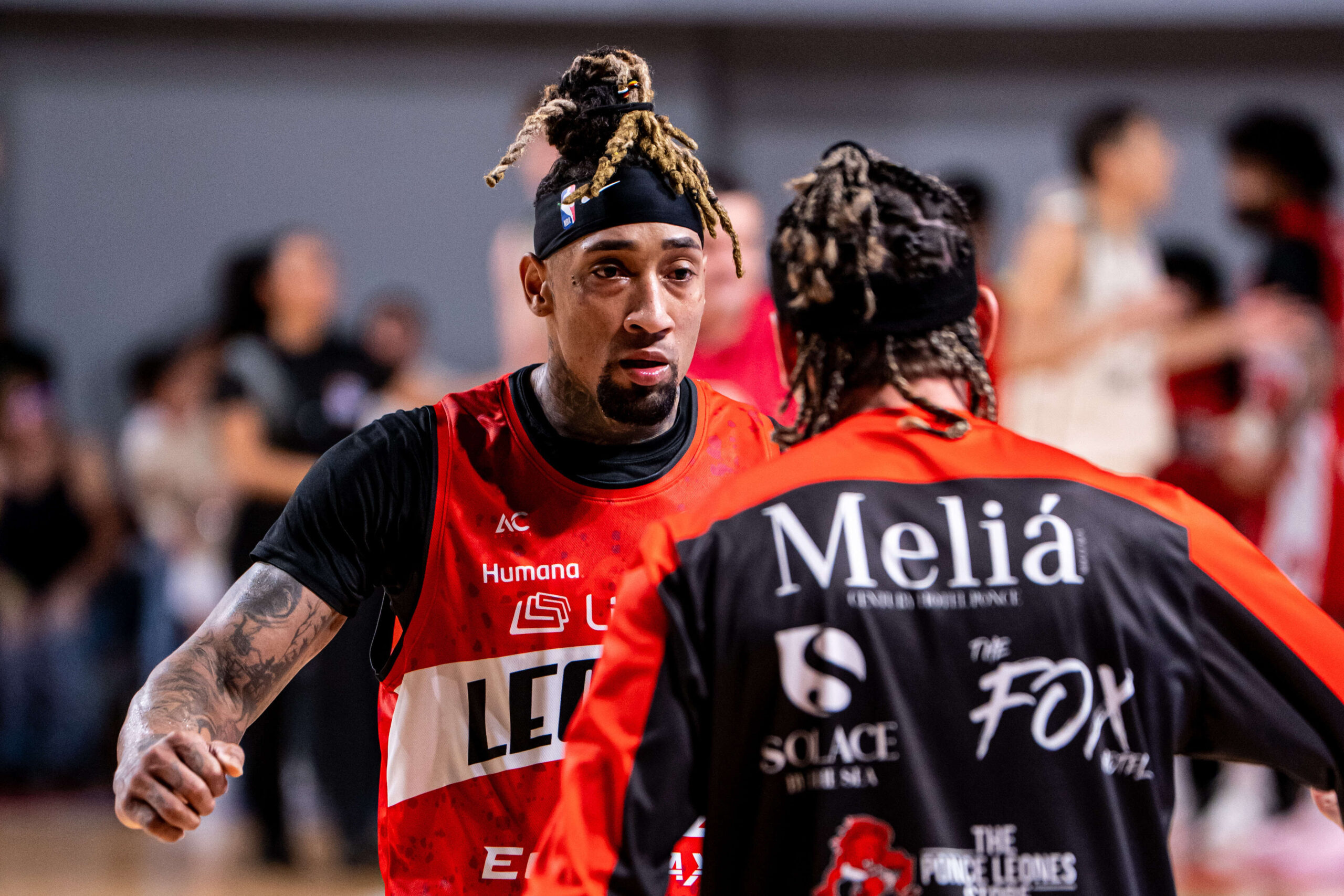 Leones salen de la macacoa y ganan su primer juego