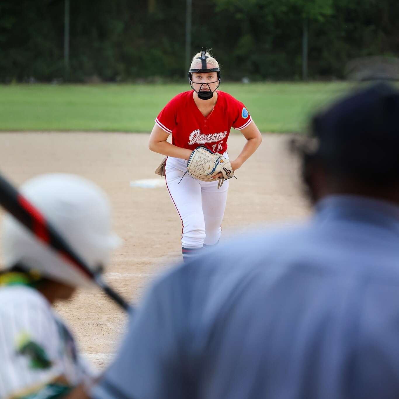 En juego rachas positivas este wikén en el sóftbol superior femenino