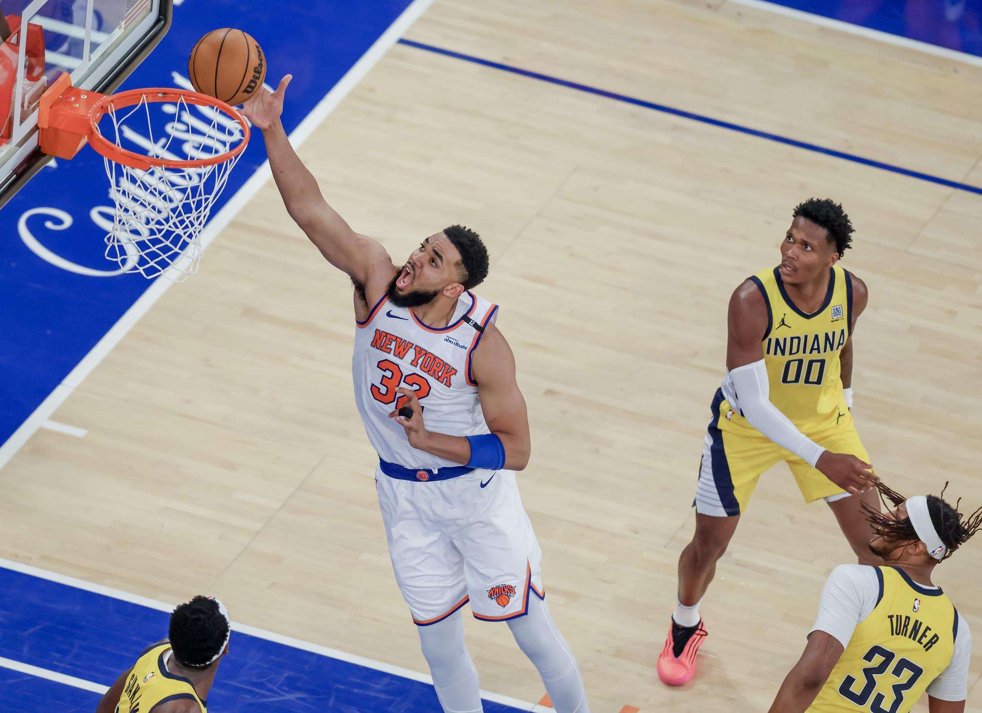 Knicks extienden la serie contra los Pacers con una contundente victoria