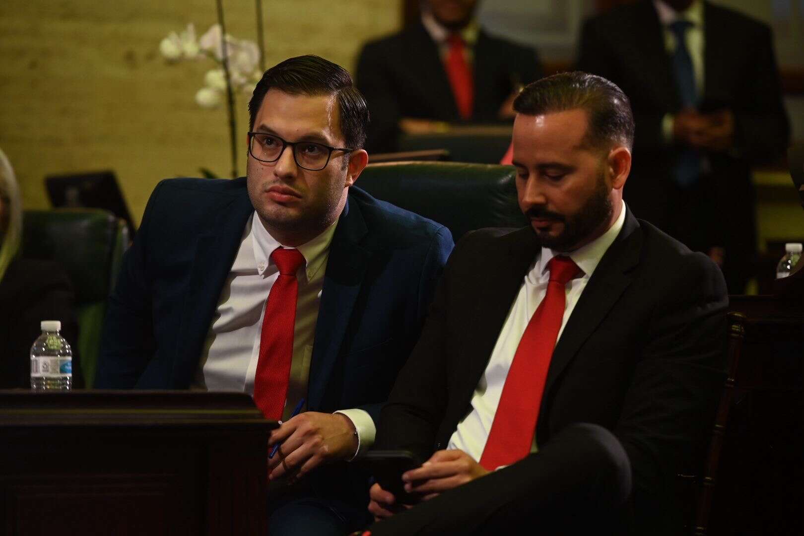 Caras largas entre los populares durante Mensaje de Estado de la gobernadora