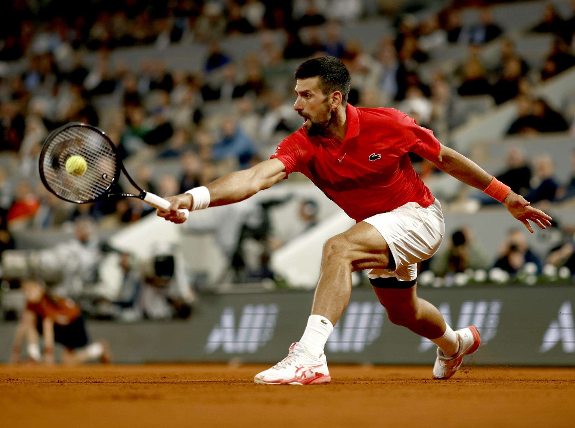 Novak  Djokovic regresa victorioso a la central de Roland Garros