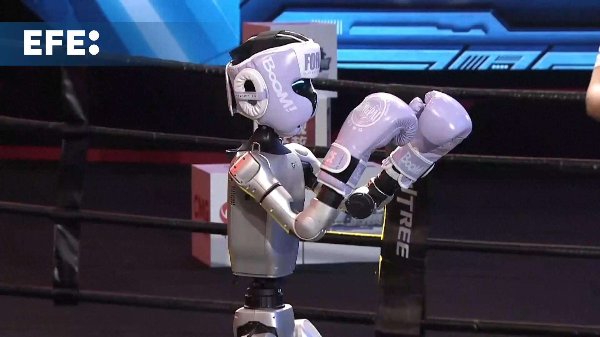 China estrena el primer campeonato de boxeo entre robots humanoides con control humano
