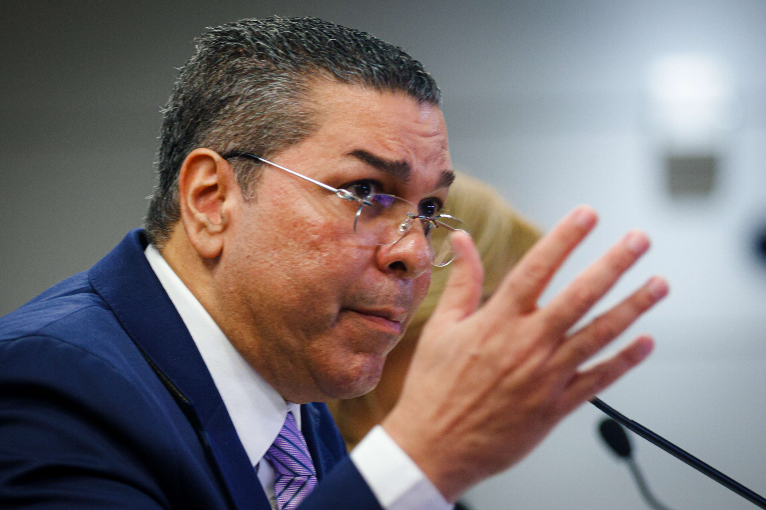 Zar de Energía, Josué Colón, confirma que este año comenzará el proceso de cancelación del contrato