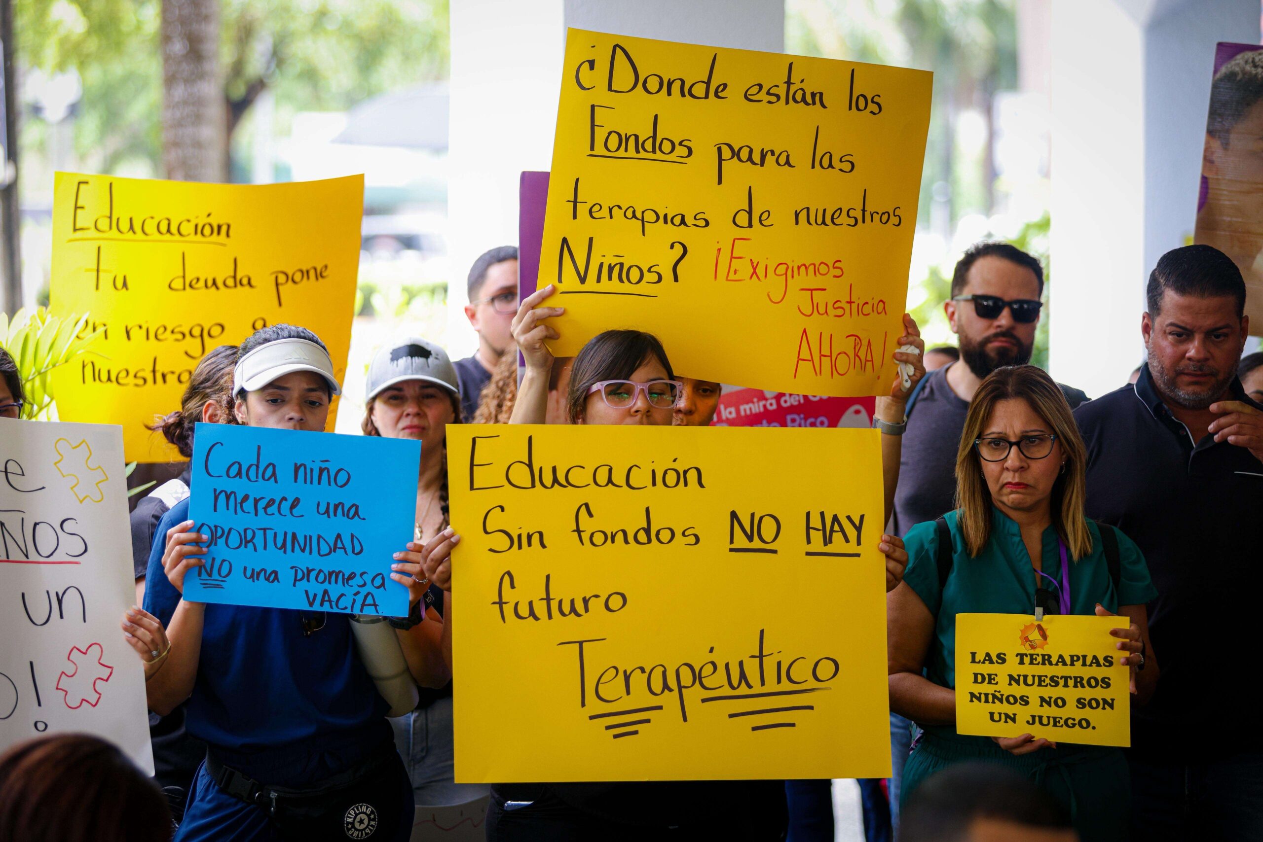 Denuncian crisis en educación especial: terapistas sin paga y niños sin servicios