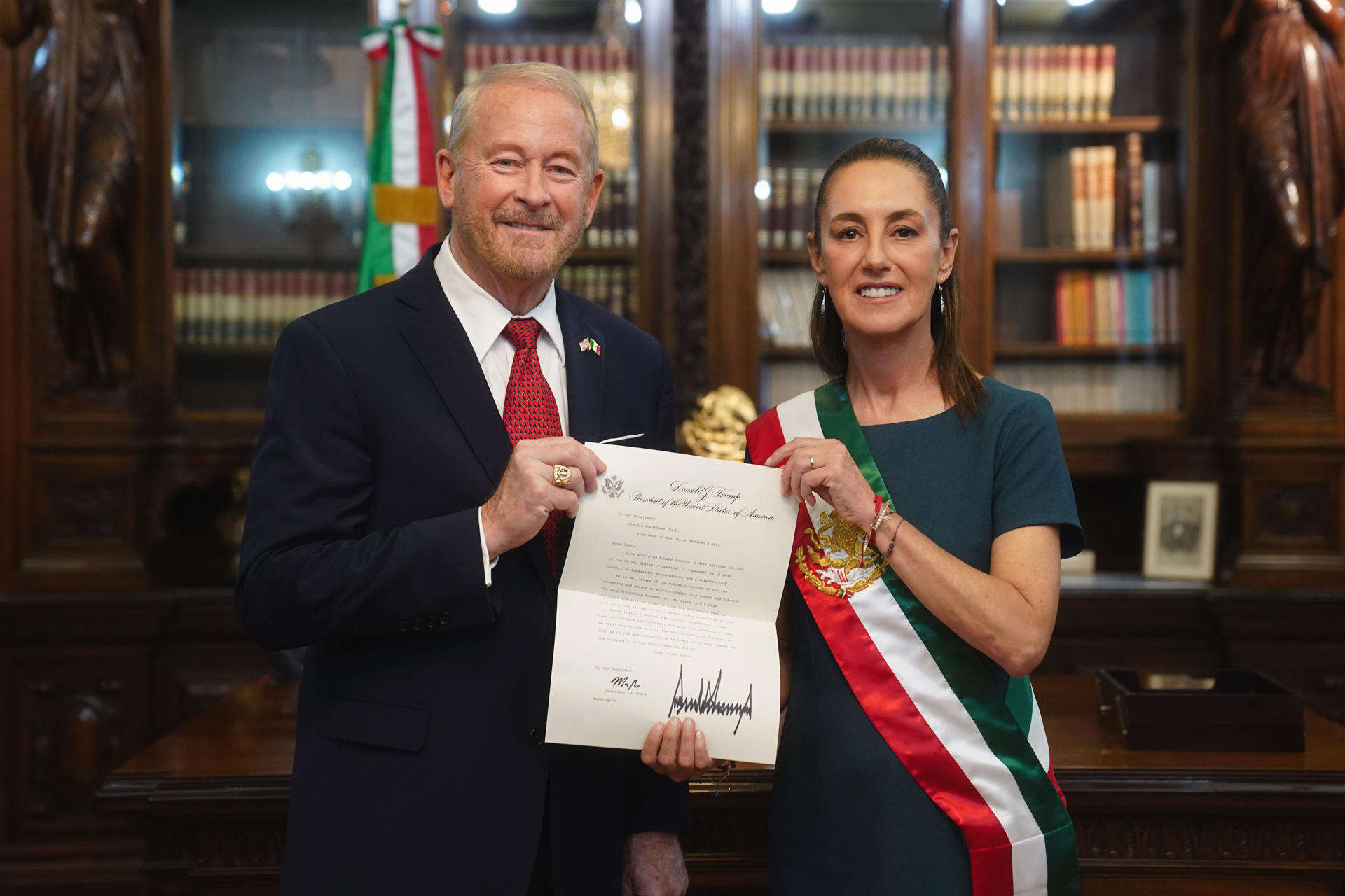 Pese a tensiones, Sheinbaum recibe al nuevo embajador de Estados Unidos
