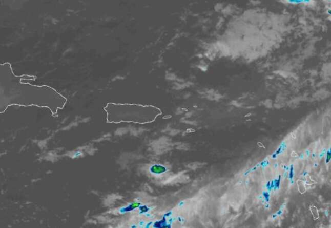 Se esperan cielos brumosos con aguaceros y tormentas eléctricas aisladas en la tarde