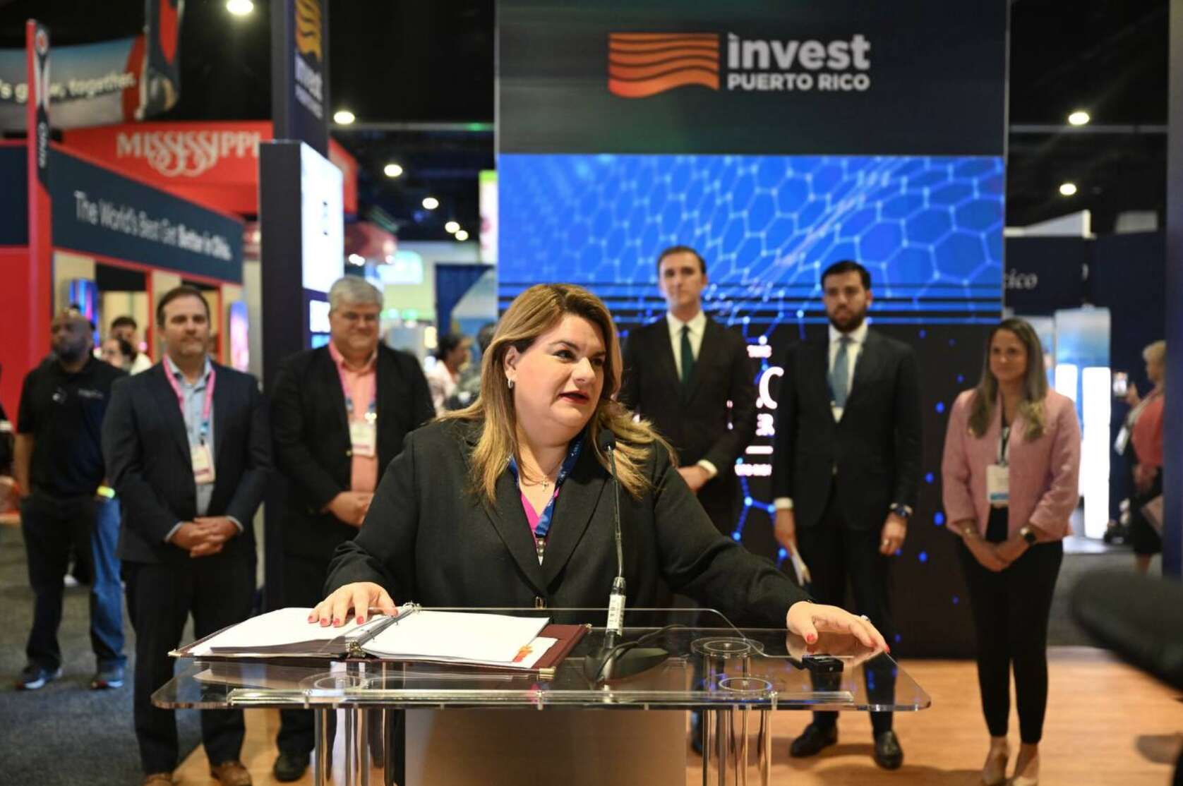 Gobierno anuncia establecimiento en la Isla de empresa tecnológica de AI