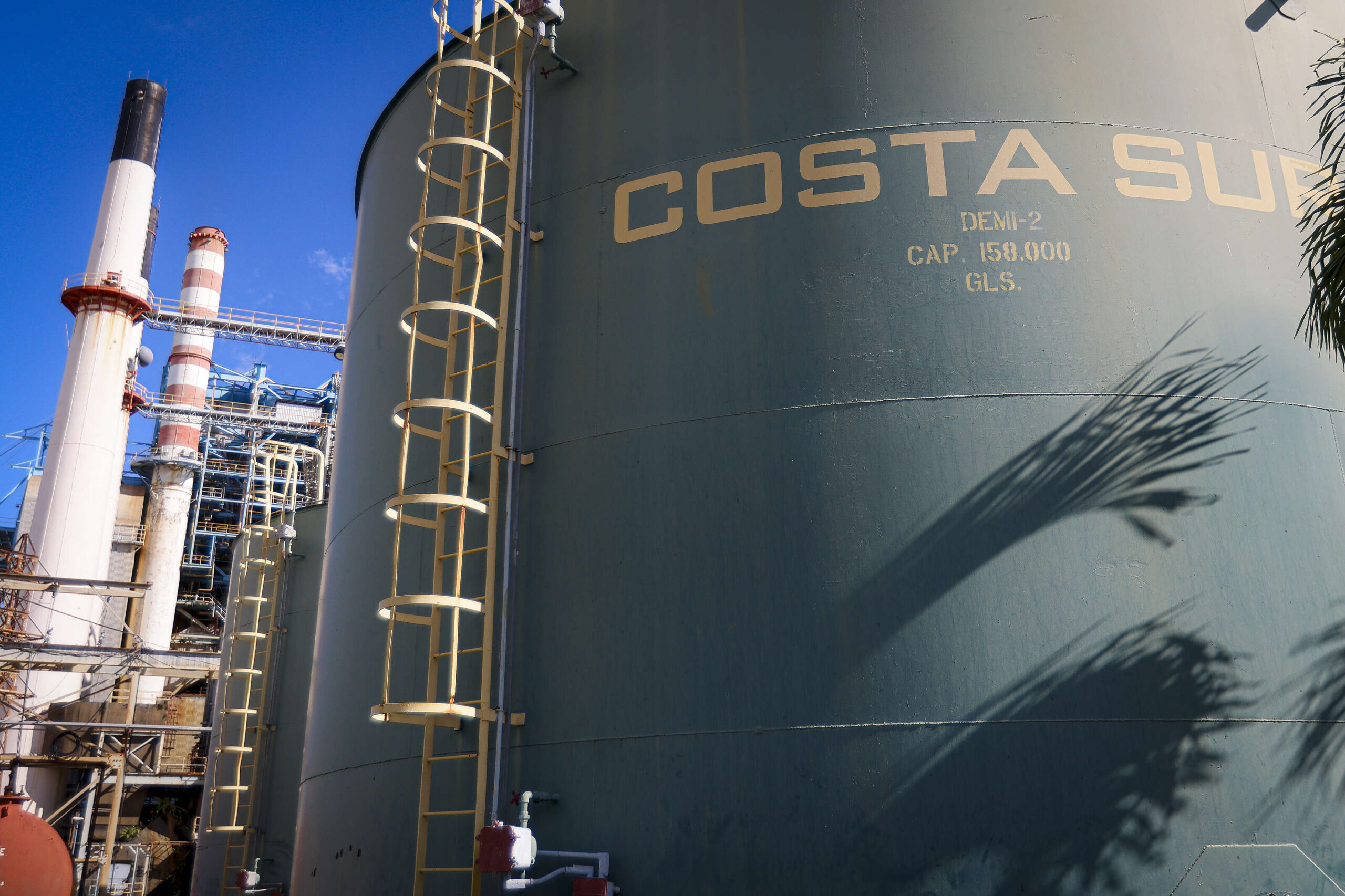 Sale de servicio unidad 5 de Costa Sur