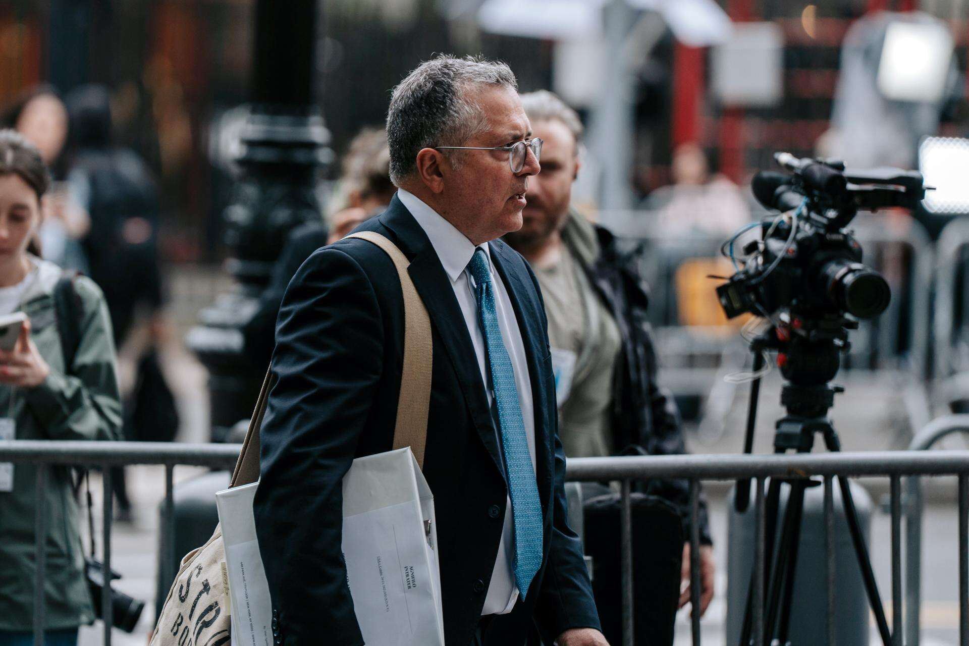 La Fiscalía carga contra la defensa de P.Diddy por colaborar con famoso abogado ajeno al caso