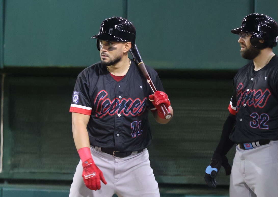 Consolidan su liderato Patrulleros y Leones