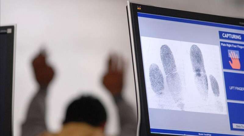 Policía no tiene que devolver huellas dactilares ni fotos a los fichados, aunque ya hayan cumplido
