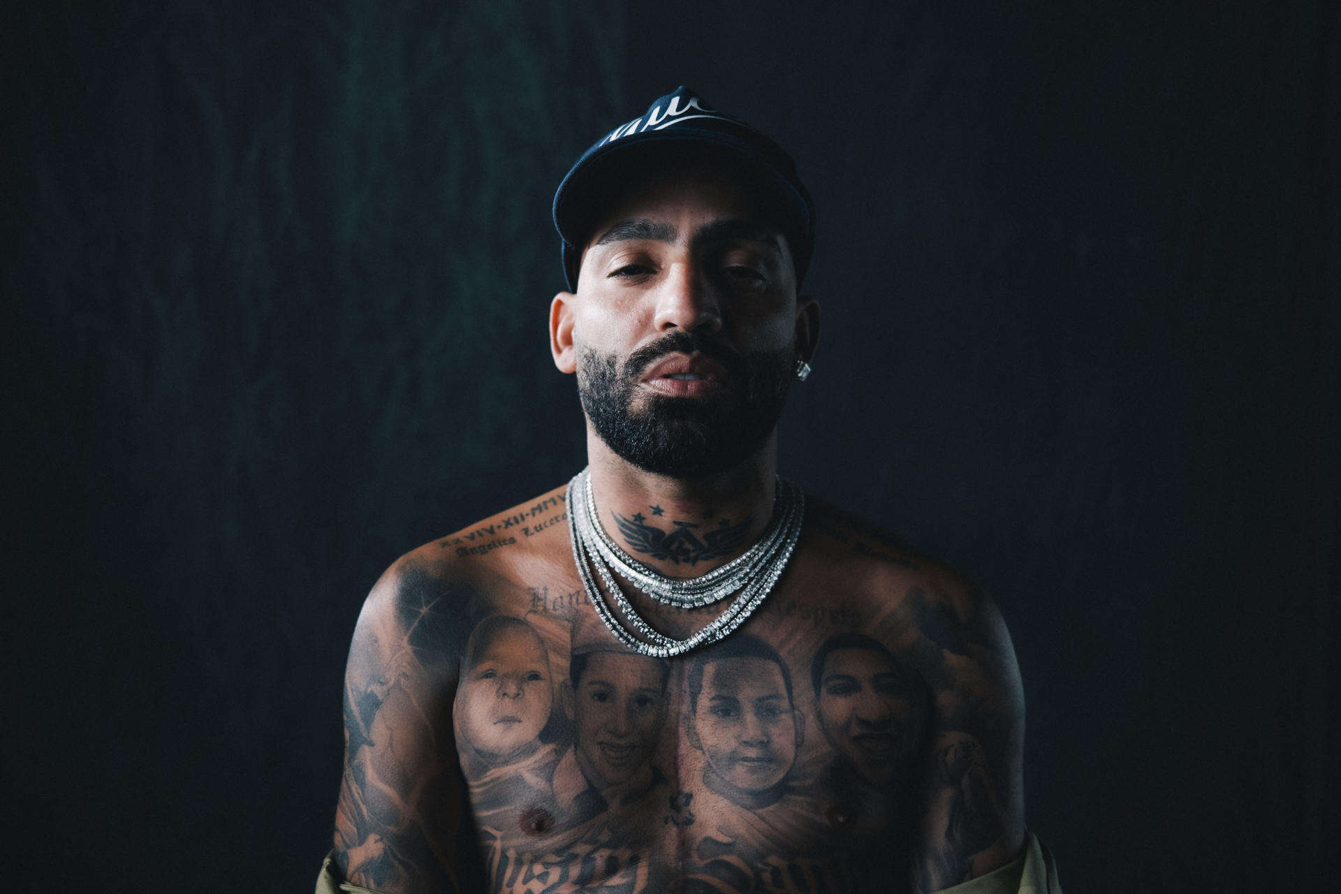 Arcángel presenta disco que sacó «del alma» tras operación del corazón