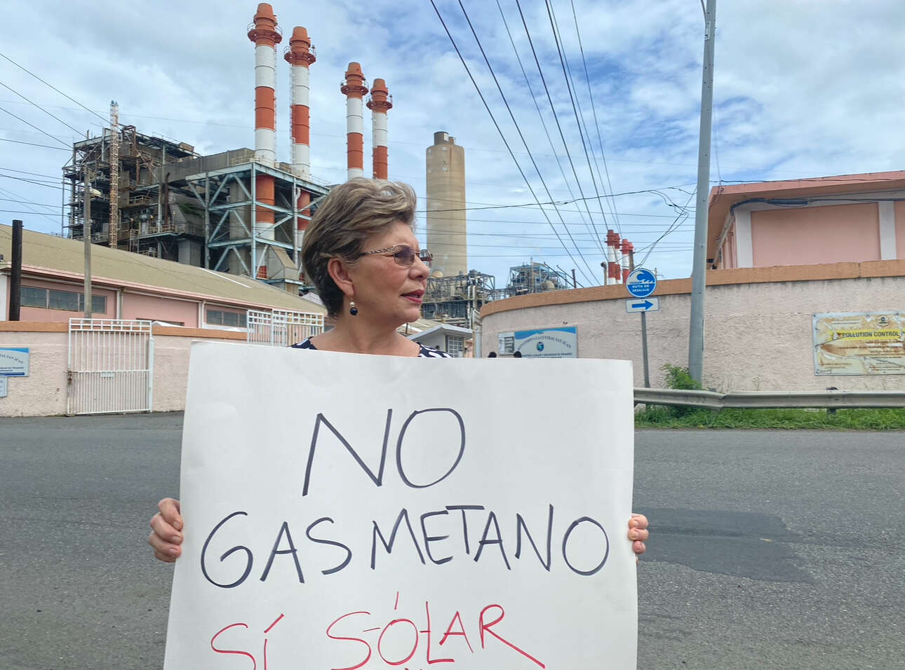 Ante inminente alza de tarifas exigen avanzar a un nuevo sistema eléctrico público con energía renov