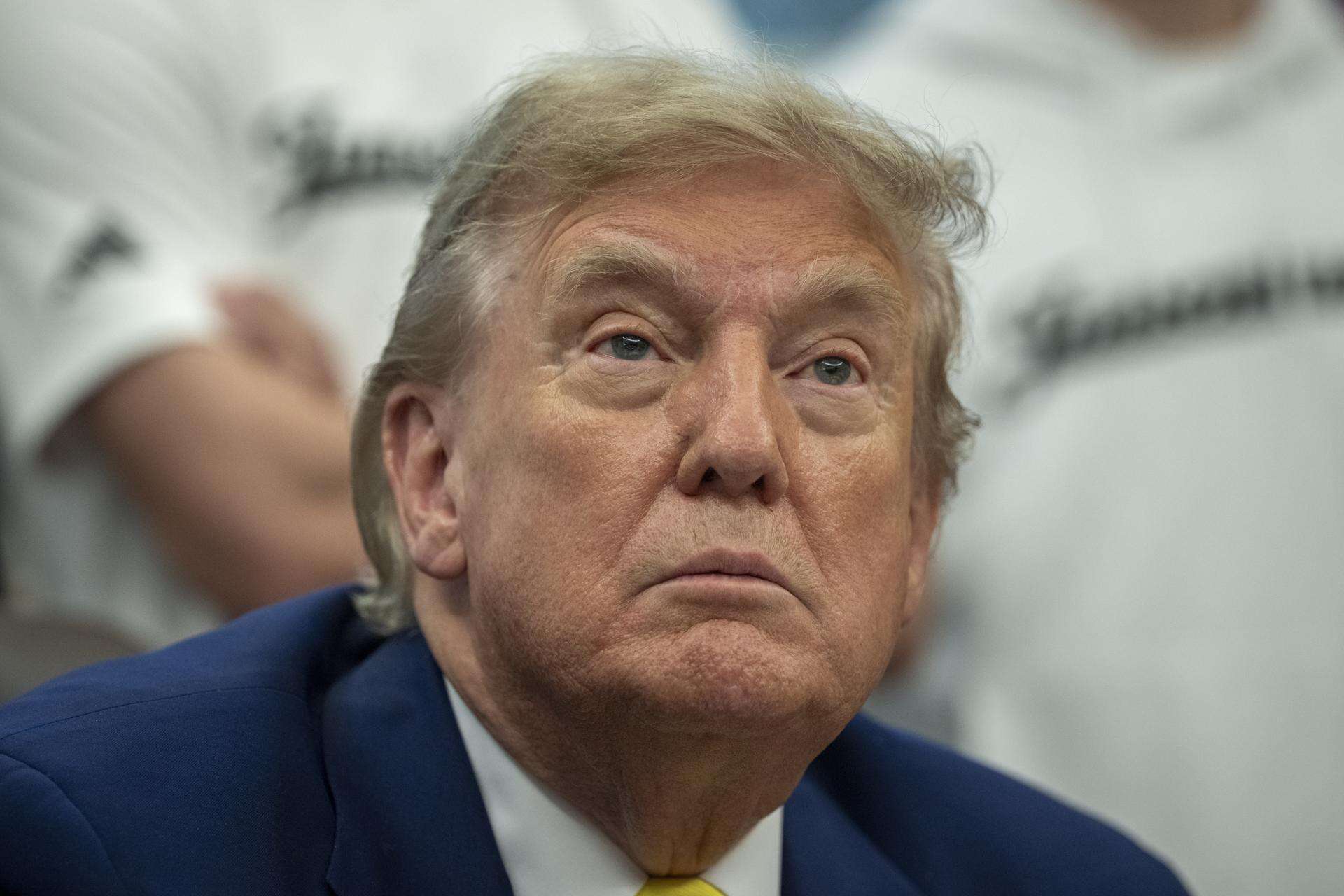 Trump presenta demanda por $10 mil millones contra el IRS