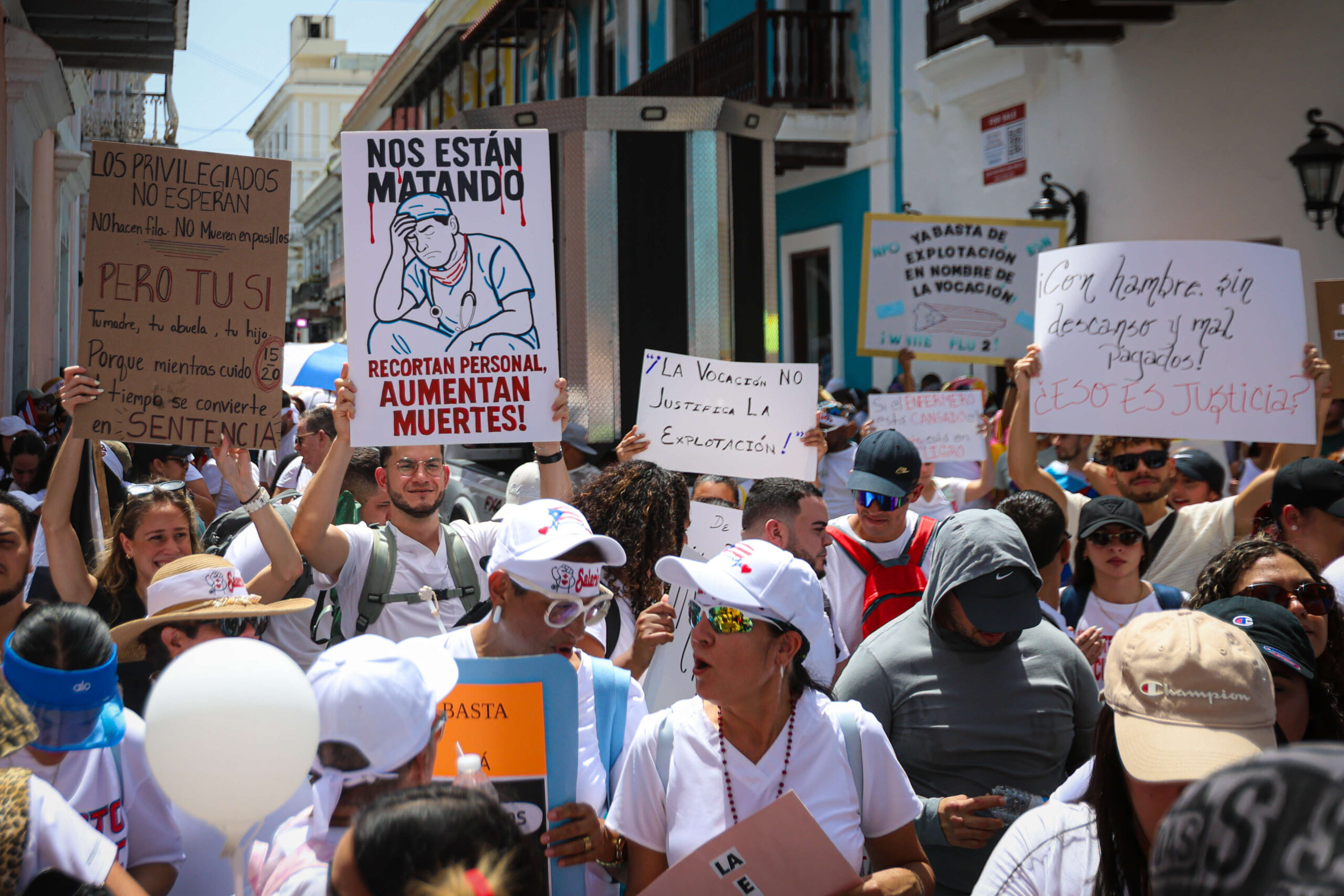 Enfermeros exigen salarios digno y mejores condiciones de trabajo