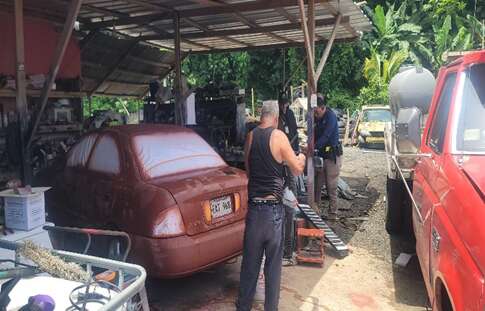 Cierran talleres de mecánica en Moca por no tener los permisos requeridos