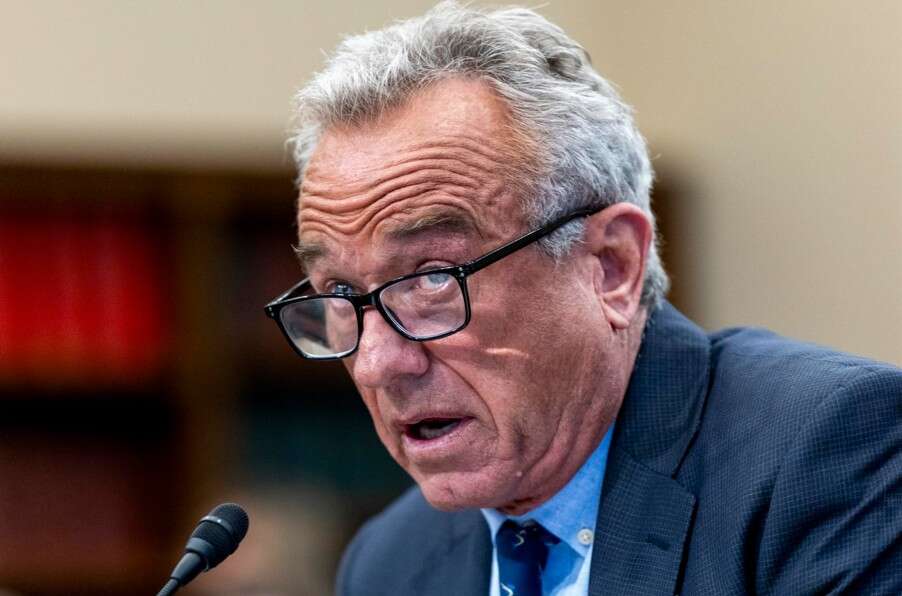 Robert F. Kennedy Jr despide a los integrantes del comité asesor de vacunas