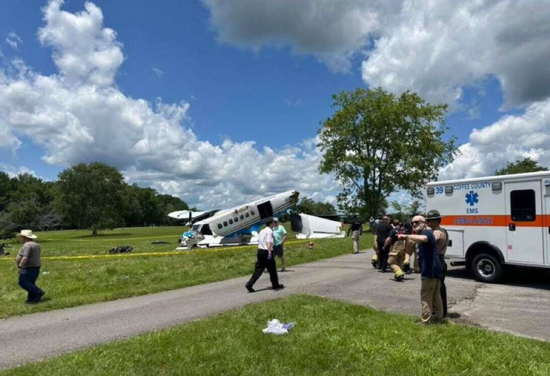 Avioneta con al menos 16 ocupantes se estrella en Tennessee